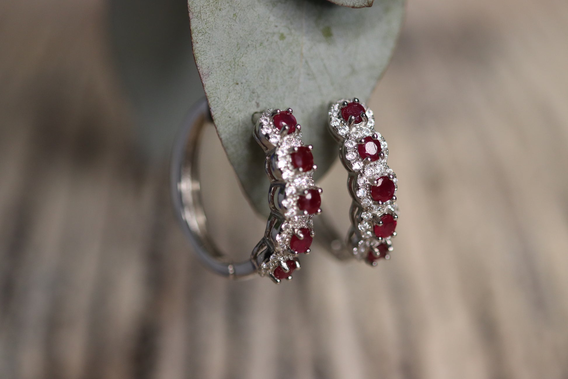 Elegant Rubí Hoops