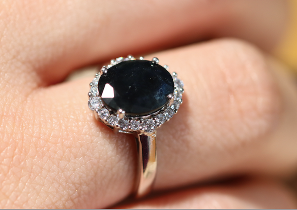 Big Zafiro Ring - anillo de Zafiro natural en plata 925 - Sauvé Joyería Colombia