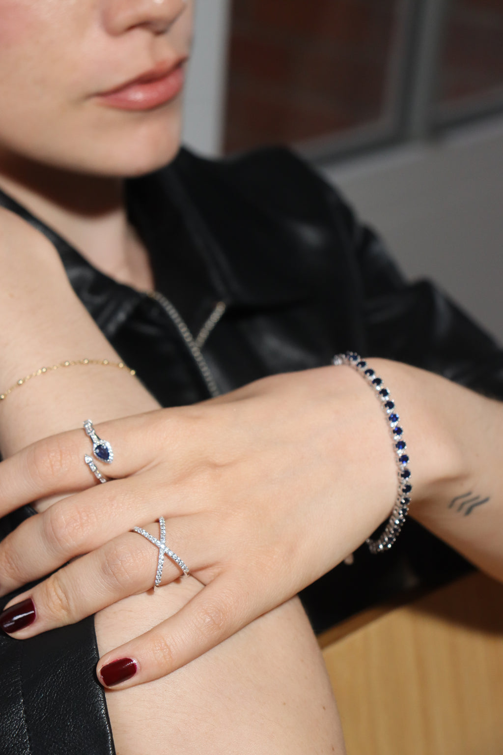 Zircon X Ring - vista en uso - Sauvé Joyería
