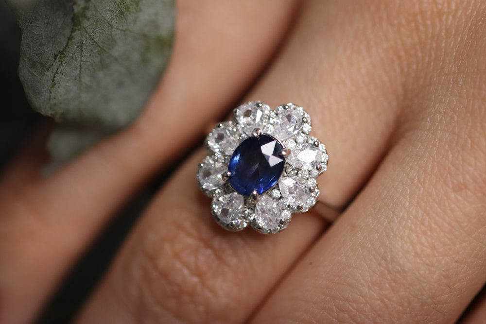 Flower Zafiro Ring - anillo de Zafiro natural en plata 925 - Sauvé Joyería Colombia