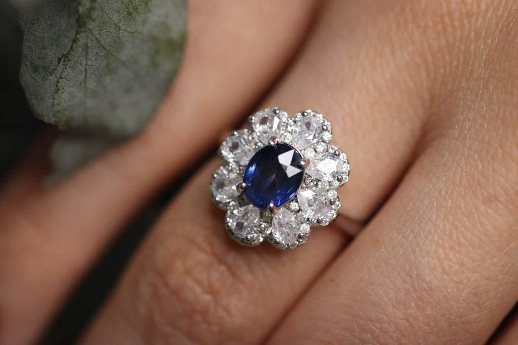 Flower Zafiro Ring - anillo de Zafiro natural en plata 925 - Sauvé Joyería Colombia