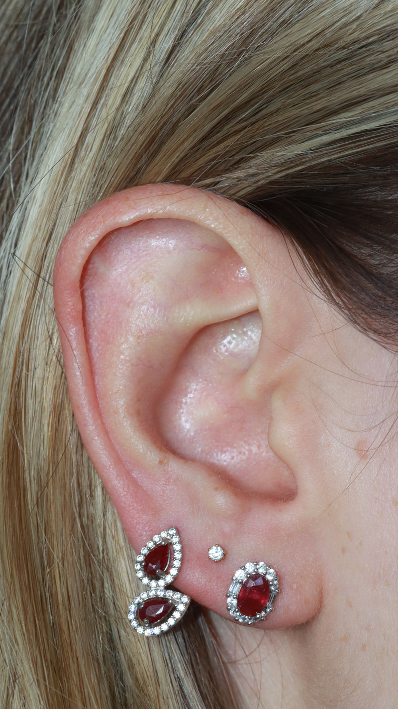 Aurora Rubi Studs - aretes de Rubí natural en plata 925 - Sauvé Joyería Colombia