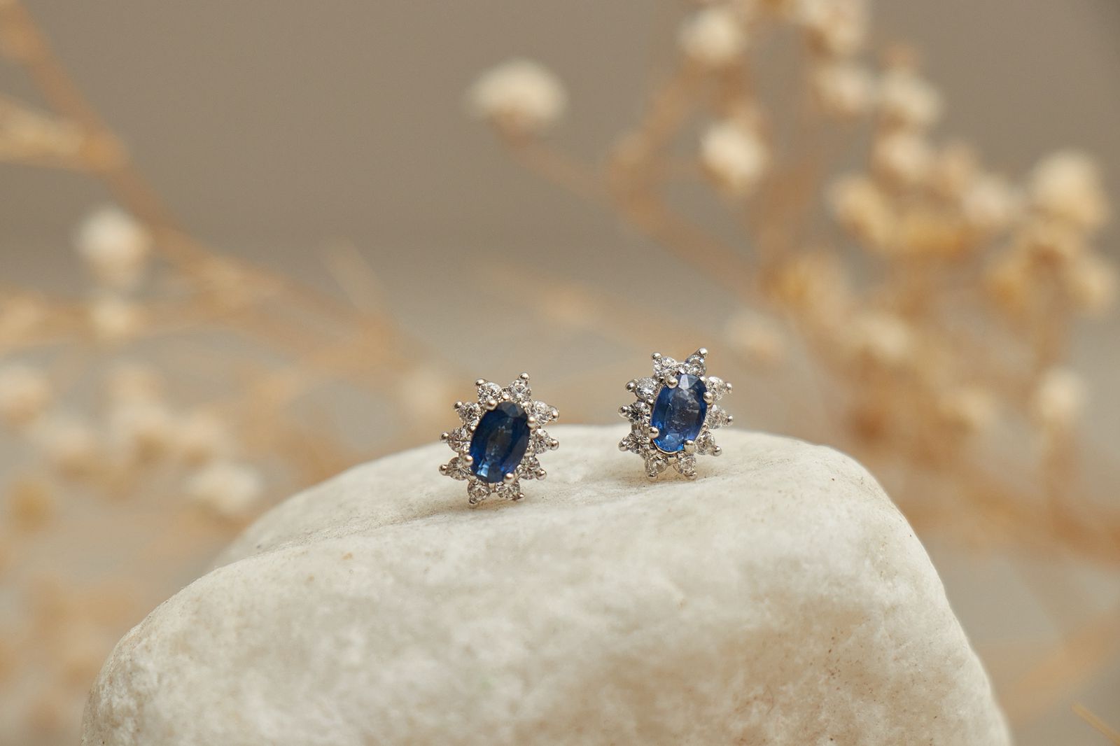 ZAFIRO STUDS