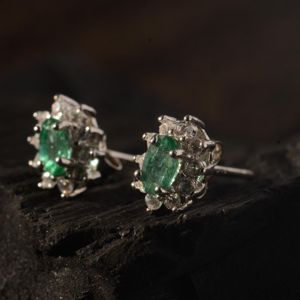 Emerald Studs - aretes de Esmeralda natural en plata 925 - Sauvé Joyería Colombia
