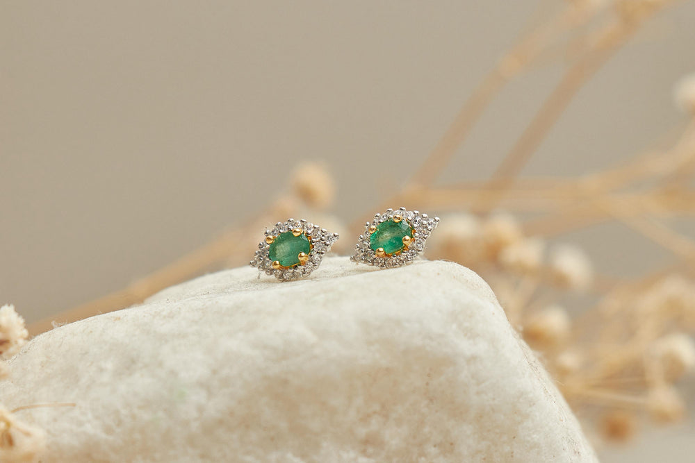 Droops Emerald - vista lateral - Sauvé Joyería