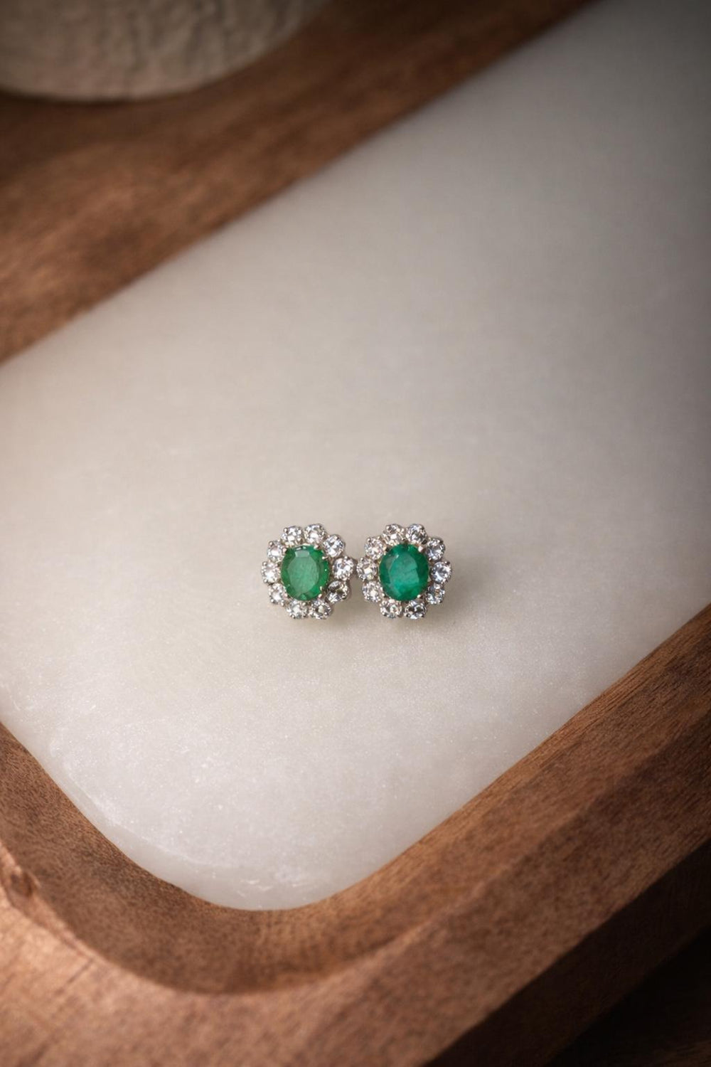 Emerald Flowers - aretes de Esmeralda natural en plata 925 - Sauvé Joyería Colombia