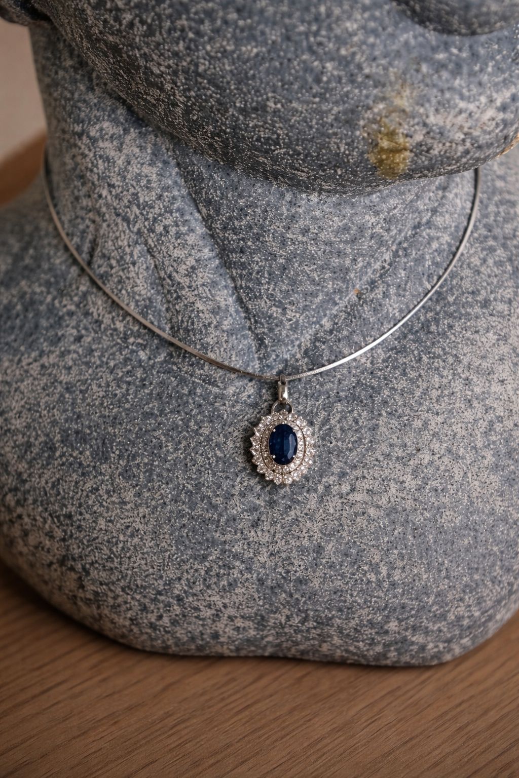 ELEGANT ZAFIRO NECKLACE