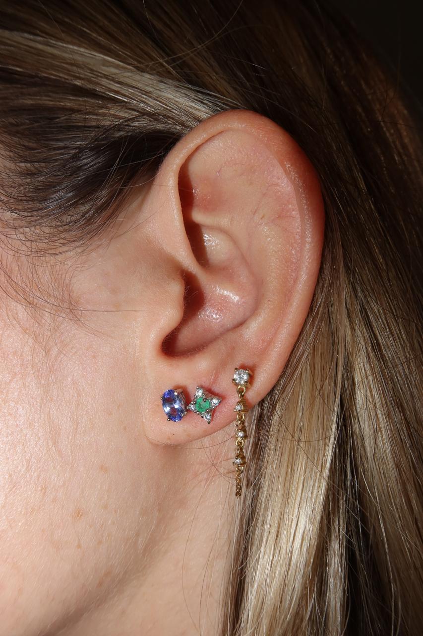 Bby Studs Emerald - vista detalle - Sauvé Joyería