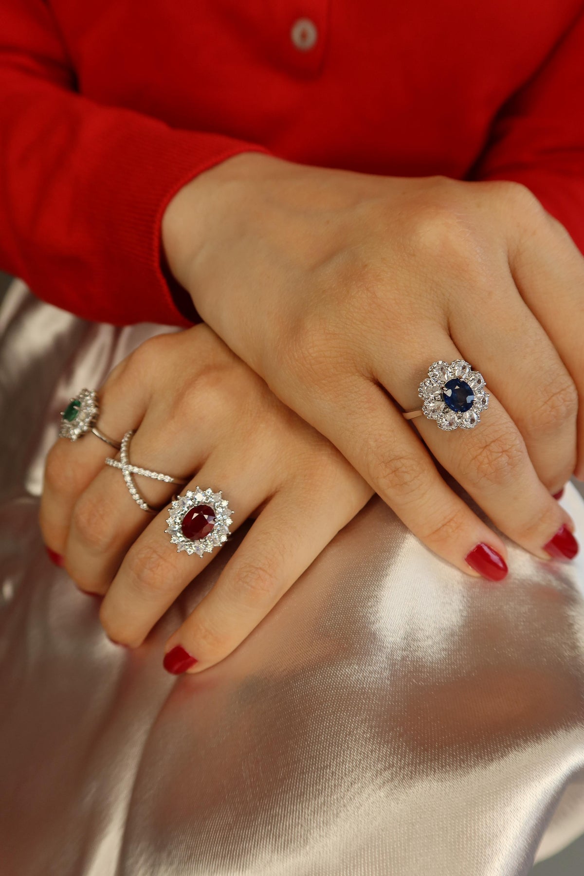 Flower Zafiro Ring - vista detalle - Sauvé Joyería